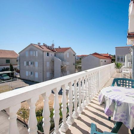Family Holiday Apartments Lucia Vodice Eksteriør billede
