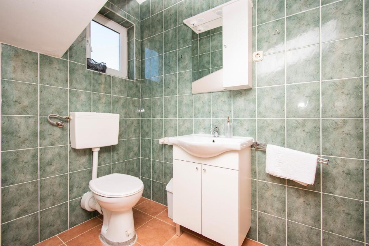 Family Holiday Apartments Lucia Vodice Eksteriør billede
