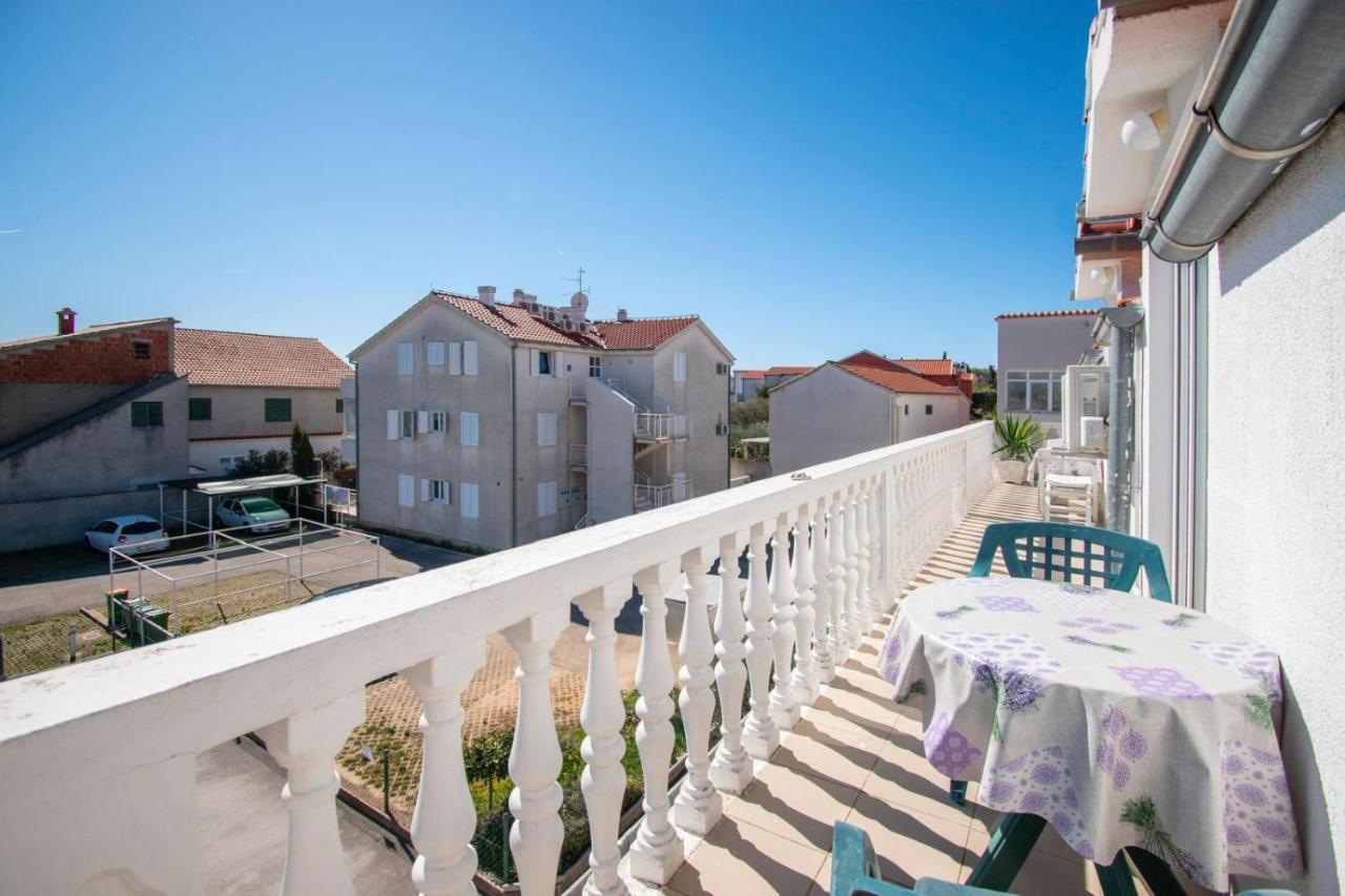 Family Holiday Apartments Lucia Vodice Eksteriør billede