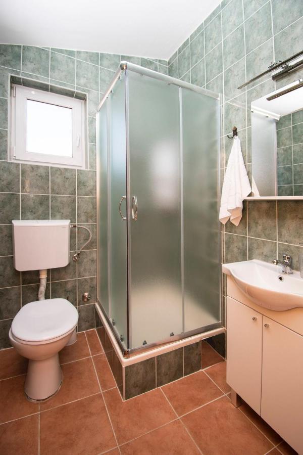 Family Holiday Apartments Lucia Vodice Eksteriør billede