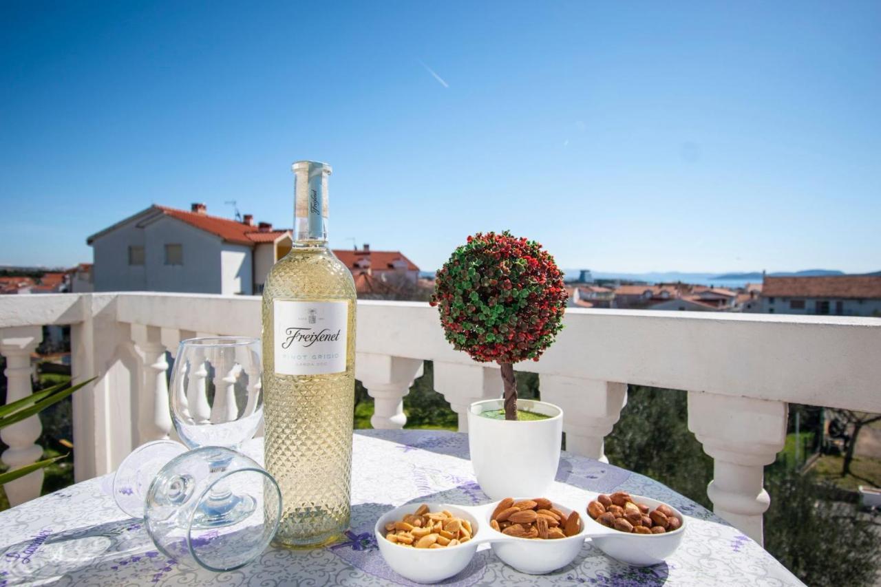 Family Holiday Apartments Lucia Vodice Eksteriør billede