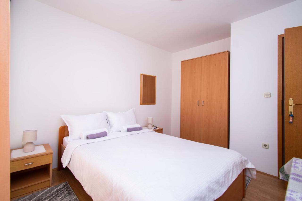 Family Holiday Apartments Lucia Vodice Eksteriør billede
