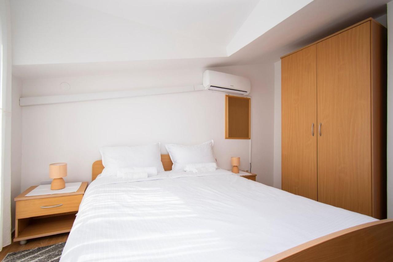 Family Holiday Apartments Lucia Vodice Eksteriør billede