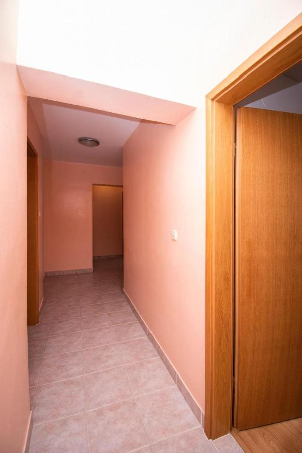 Family Holiday Apartments Lucia Vodice Eksteriør billede